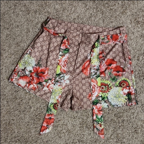 Designer Look Shorts & Blouse - Picture 5 of 7